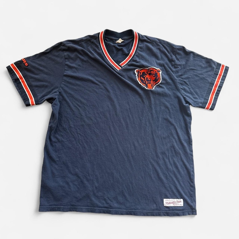 Mitchell & Ness Chicago Bears navy v-neck ringer tee with striped trim, size L